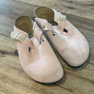 Birkenstock light pink slide